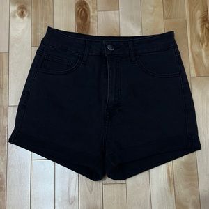 Black jean shorts for curvy girls